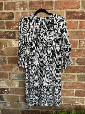 Black & White zebra Print Shift Dress - J McLaughlin small